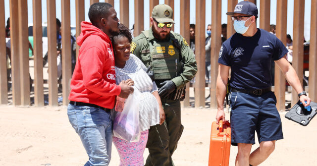 Migrants Seek C-Sections Before Trump's Birthright Citizenship Deadline