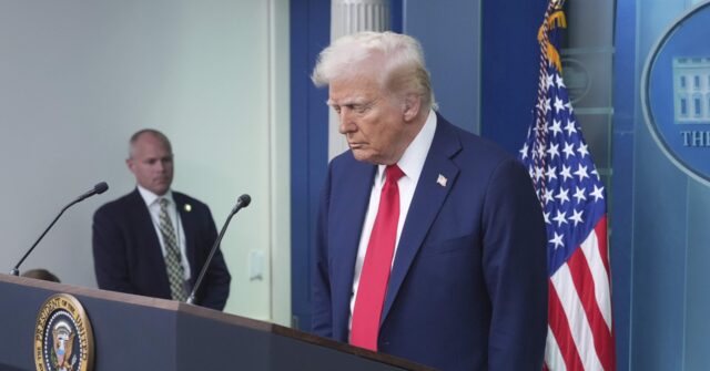 Trump Prays for Journalists: 'God Bless Everyone in This Room'