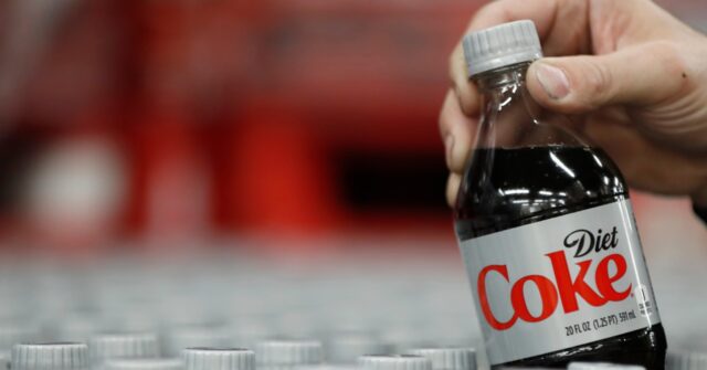 Coca-Cola CEO Presents Trump with a Specially Personalized Diet Coke
