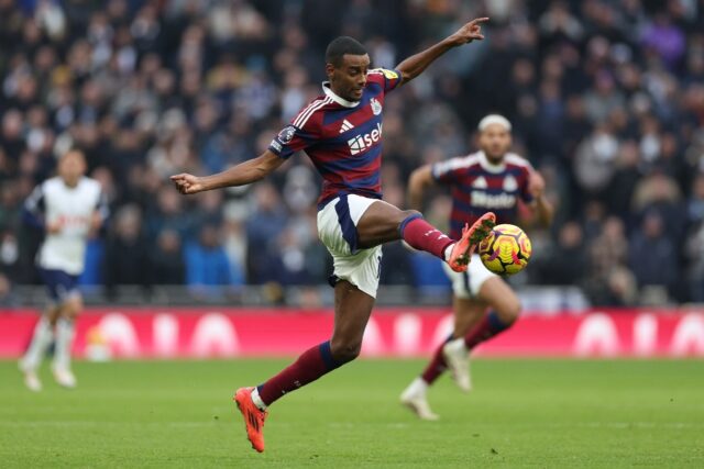 Alexander Isak scored the winner as Newcastle beat Tottenham 2-1