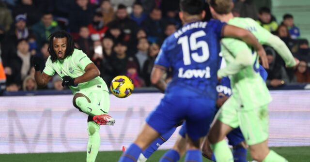 Barcelona draws 1-1 at Getafe, falls five points behind La Liga leaders