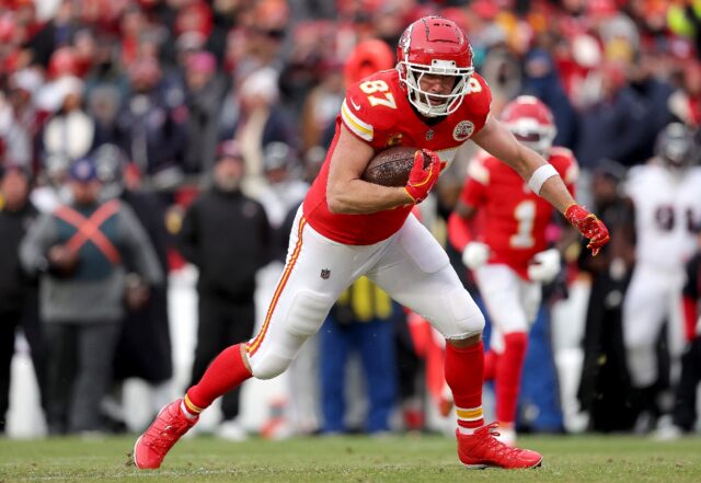 Travis Kelce played a starring role as the Kansas City Chiefs edged closer to a Super Bowl