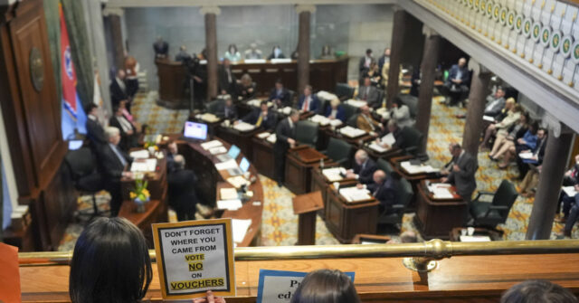 Tennessee Enacts Universal School Choice Program, Expanding Private School Vouchers