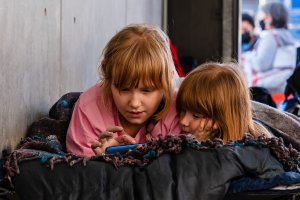 Britain to allow Ukrainian parents to bring in children in reversal of visa rule