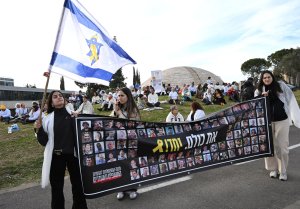 Israel, Hamas agree to cease-fire, exchange of hostages, prisoners