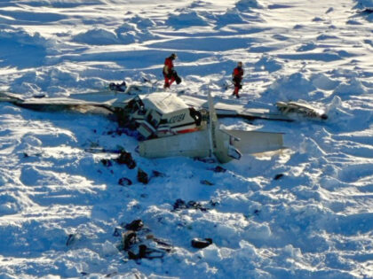 Alaska plane crashes