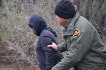 Migrant Woman Arrested After Illegally Crossing Border (FILE: Bob Price/Breitbart Texas)