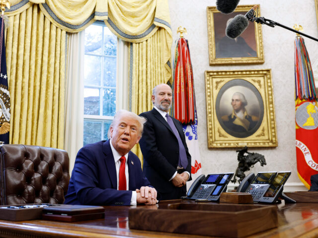 Donald Trump, Tariffs, Howard Lutnick U.S. President Donald Trump, alongside Howard Lutnick, his nominee for Commerce Secretary,