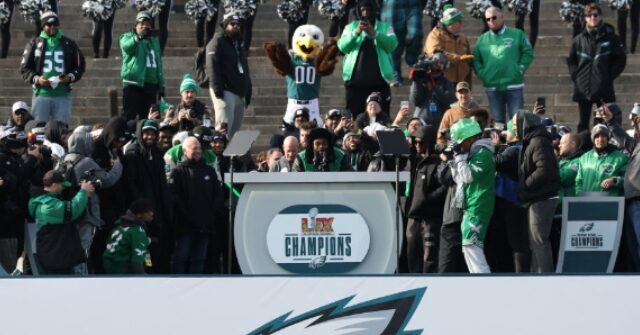 NextImg:REPORT: Philadelphia Eagles 'Honored' to Accept Visit to White House After Super Bowl Win