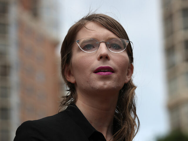 Former U.S. Army intelligence analyst Chelsea Manning addresses reporters before entering