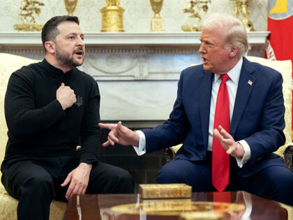 US President Donald Trump and Ukraine's President Volodymyr Zelensky meet in the Oval Offi