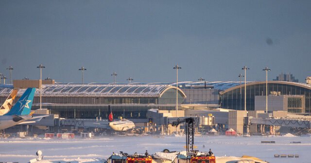 NextImg:Toronto Crash Survivors Say Plane Flipped over Without Warning