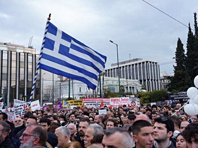 A large crowd gathers at the Rally for the 2nd Anniversary of the Tempi Train Disaster, de