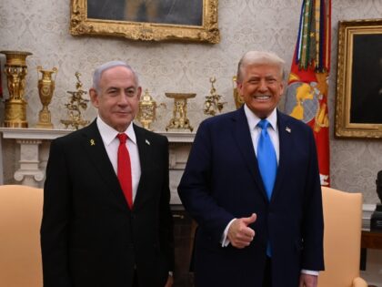 United States President Donald Trump (R) hosts Israeli Prime Minister Benjamin Netanyahu (