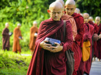 China Kicks 1,000 Monks and Nuns Out of Buddhist Academy