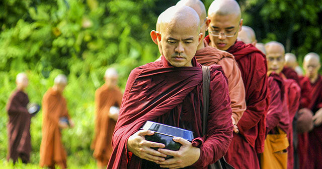 NextImg:China Kicks 1,000 Monks and Nuns Out of Buddhist Academy