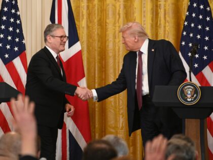 WASHINGTON, DC - FEBRUARY 27: (L-R) UK Prime Minister Keir Starmer and U.S. President Dona