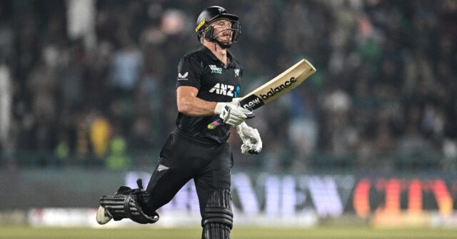 New Zealand Defeats Pakistan in ODI Tri-Series Opener