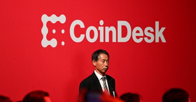 Hong Kong, Singapore Compete as Crypto Hubs Amid Bull Market