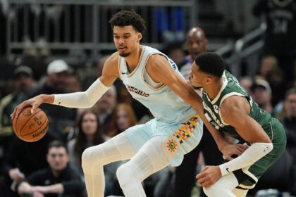 International stars Giannis Antetokounmpo of Greece and the Milwaukee Bucks, right, and Sa