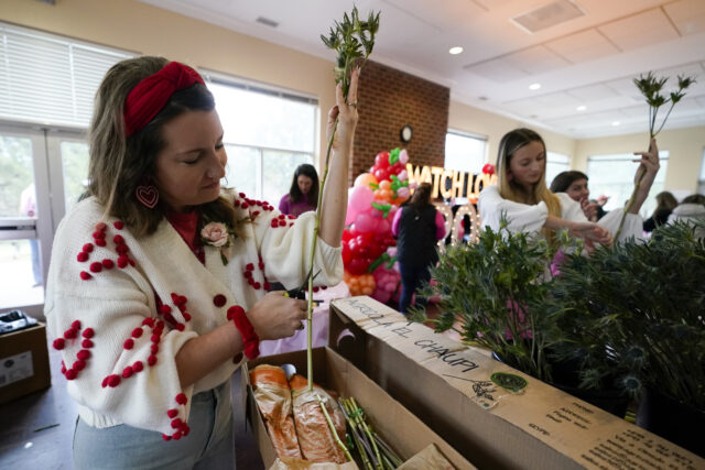 Valentines Day Widows The Associated Press