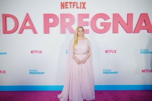 Amy Schumer, Jillian Bell attend 'Kinda Pregnant' premiere