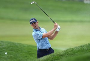 Golfer Billy Horschel uses wedge to wrangle gator at Cognizant Classic