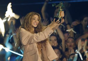 Shakira thanks fans after postponing show due to hospitalization
