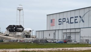 SpaceX set to launch nearly 2 dozen new Starlink satellites