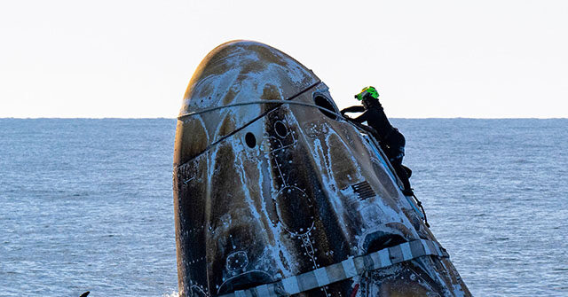 Rescued NASA Astronauts Splash Down in Gulf of America