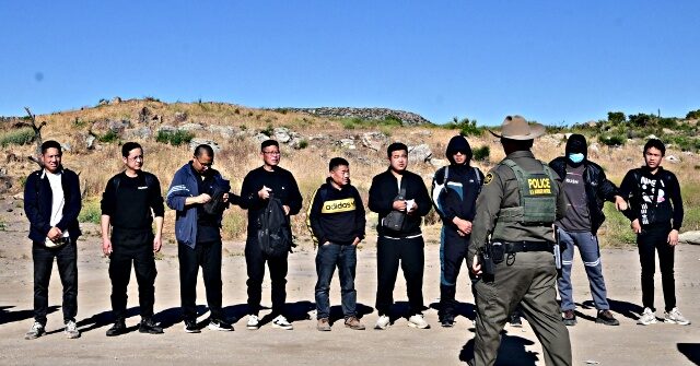 Report: 38K Chinese Illegals Living in U.S. Despite Ordered Deported