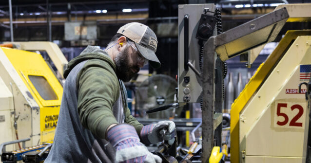 U.S. Growth Picks Up Despite Decline in Tariff Front-Running