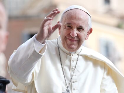 VATICAN CITY, VATICAN - JUNE 13: Pope Francis waves to the pilgrims gathered in St. Peter'