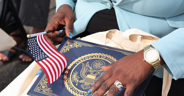 Poll: Public Opposes 'Gold Card' Visa Plan
