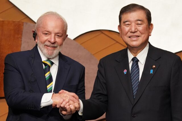 Brazilian President Luiz Inacio Lula da Silva (L) said his country and Japan had ' more to