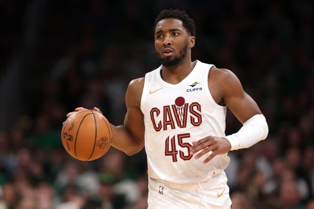 Donovan Mitchell's 24 points helped Cleveland edge past the Charlotte Hornets to stretch t