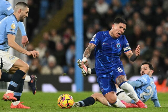 Manchester City and Chelsea could sign players in time to play in the Club World Cup in Ju