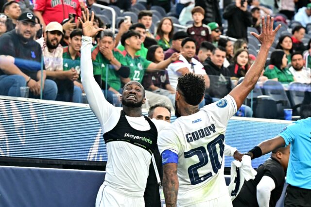 Panama's forward Cecilio Waterman (left) celebrates after scoring his team's winner in a 1