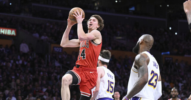 Bulls Defeat Lakers 146-115 Despite LeBron James' Return