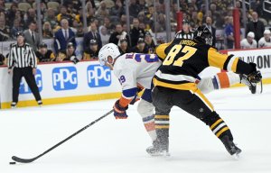 Colorado Avalanche trade for New York Islanders center Brock Nelson