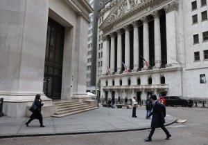 U.S. consumer expectations for future economy falls to 12-year low
