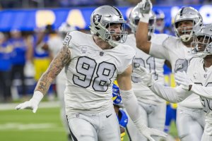 Las Vegas Raiders sign defensive end Maxx Crosby to record $106.5M extension