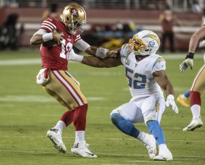 Los Angeles Chargers to re-sign linebacker Khalil Mack