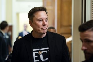 Before meeting with Senate Republicans, Musk suggests privatizing U.S. rail, mail