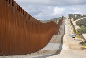 U.S. targets foreign officials who facilitate irregular migration with entry bans