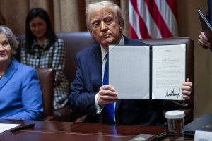 Trump signs executive order to make sweeping changes to U.S. election system