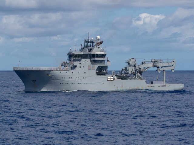 PACIFIC OCEAN (Aug. 19, 2020) Royal Canadian ship HMCS Winnipeg (FFH 338) controls the ham