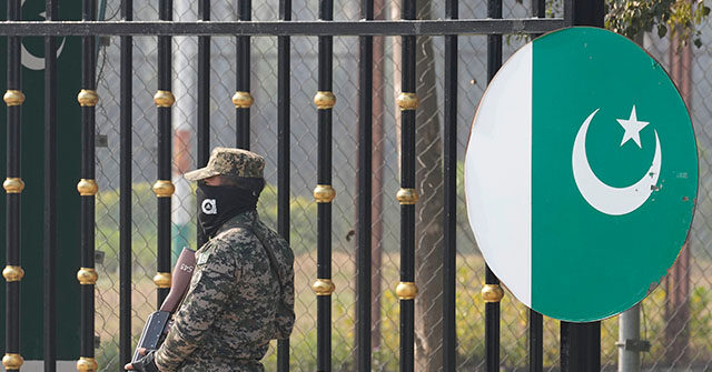 Pakistan Claims to Kill Dozens of 'Militants' Attempting to Cross Afghan Border
