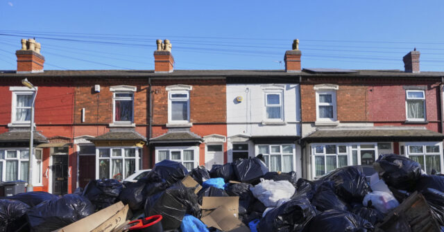 UK's Second City Under Mountains of Refuse as Bin Strike in Fifth Week