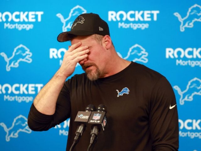Amy Lemus_NurPhoto via Getty Images (1) DETROIT,MICHIGAN-JANUARY 18: Detroit Lions head coach Dan Campbell delivers emotional com